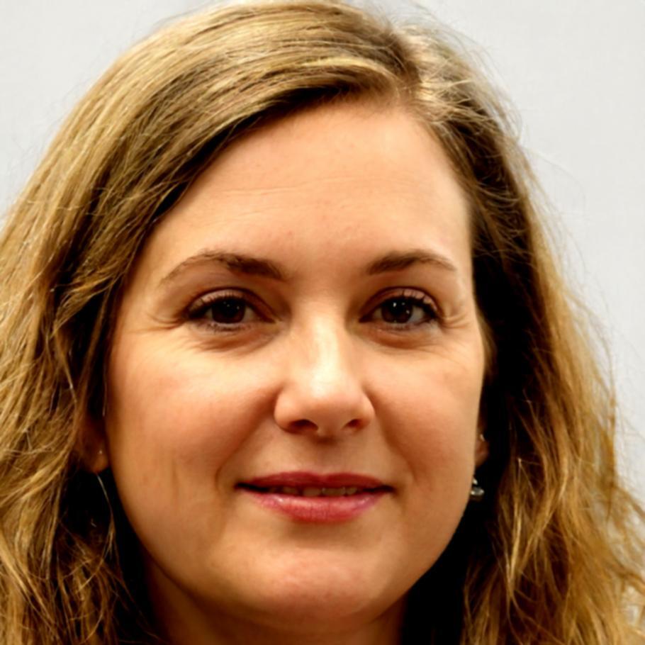 Porträt von Dozentin Friederike Zimmer
